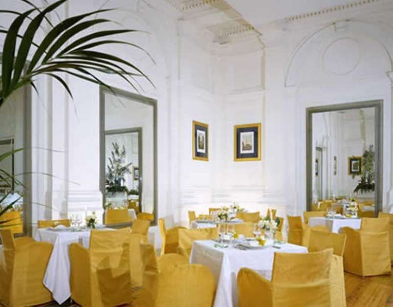 ホテル エクセ インターナショナル パレス ローマ レストラン 写真